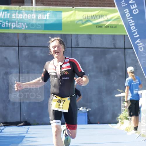 09.08.2026 - GEWOBA Citytriathlon Bremen Yannick Fuchs http://msf.ph/oto/9933426 09.08.2026 11:24:32 Ziel 407 meine-sportfotos.de