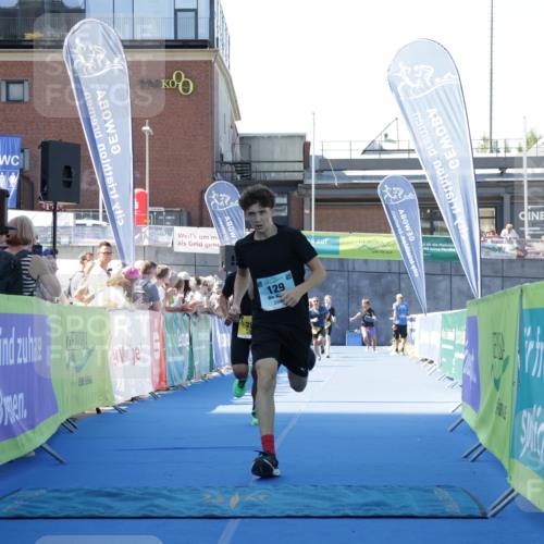 09.08.2026 - GEWOBA Citytriathlon Bremen Yannick Fuchs http://msf.ph/oto/9933437 09.08.2026 11:24:41 Ziel 129, 392, 398 meine-sportfotos.de