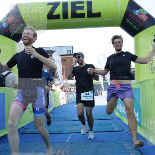09.08.2026 - GEWOBA Citytriathlon Bremen Yannick Fuchs http://msf.ph/oto/9933461 09.08.2026 11:24:49 Ziel 43, 383, 398 meine-sportfotos.de