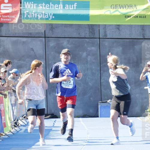 09.08.2026 - GEWOBA Citytriathlon Bremen Yannick Fuchs http://msf.ph/oto/9933466 09.08.2026 11:24:54 Ziel 173 meine-sportfotos.de