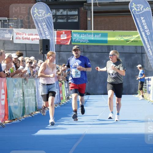 09.08.2026 - GEWOBA Citytriathlon Bremen Yannick Fuchs http://msf.ph/oto/9933469 09.08.2026 11:24:56 Ziel 173 meine-sportfotos.de