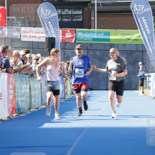 09.08.2026 - GEWOBA Citytriathlon Bremen Yannick Fuchs http://msf.ph/oto/9933470 09.08.2026 11:24:56 Ziel 173 meine-sportfotos.de