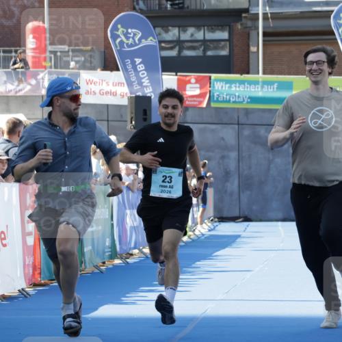 09.08.2026 - GEWOBA Citytriathlon Bremen Yannick Fuchs http://msf.ph/oto/9933485 09.08.2026 11:25:06 Ziel 23 meine-sportfotos.de