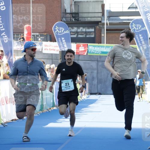 09.08.2026 - GEWOBA Citytriathlon Bremen Yannick Fuchs http://msf.ph/oto/9933486 09.08.2026 11:25:06 Ziel 23 meine-sportfotos.de