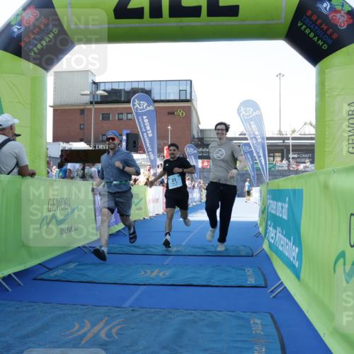 09.08.2026 - GEWOBA Citytriathlon Bremen Yannick Fuchs http://msf.ph/oto/9933489 09.08.2026 11:25:07 Ziel 23 meine-sportfotos.de