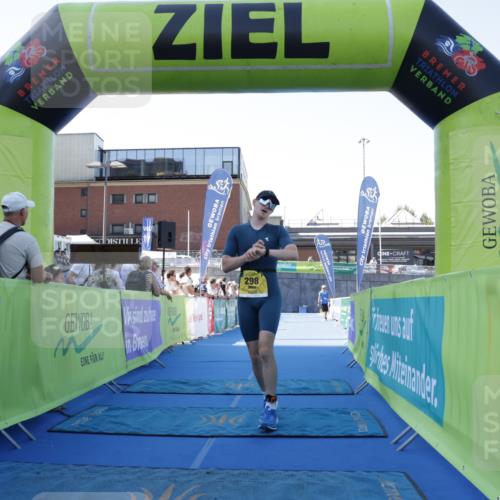 09.08.2026 - GEWOBA Citytriathlon Bremen Yannick Fuchs http://msf.ph/oto/9933509 09.08.2026 11:25:36 Ziel 298 meine-sportfotos.de