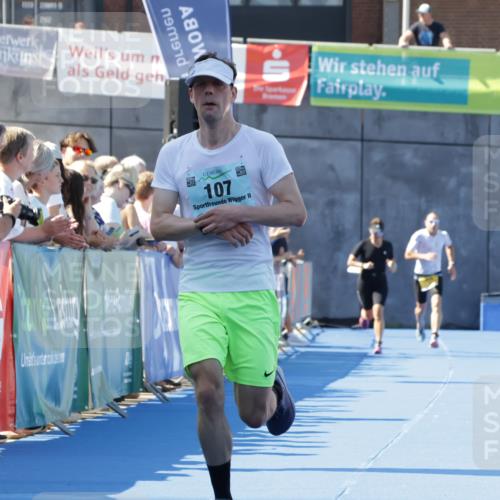09.08.2026 - GEWOBA Citytriathlon Bremen Yannick Fuchs http://msf.ph/oto/9933514 09.08.2026 11:25:51 Ziel 107 meine-sportfotos.de