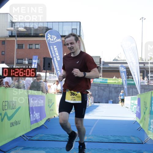 09.08.2026 - GEWOBA Citytriathlon Bremen Yannick Fuchs http://msf.ph/oto/9933535 09.08.2026 11:26:10 Ziel 363 meine-sportfotos.de
