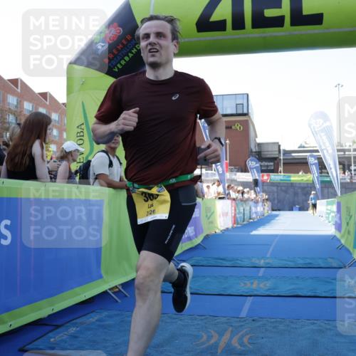 09.08.2026 - GEWOBA Citytriathlon Bremen Yannick Fuchs http://msf.ph/oto/9933538 09.08.2026 11:26:10 Ziel 363 meine-sportfotos.de