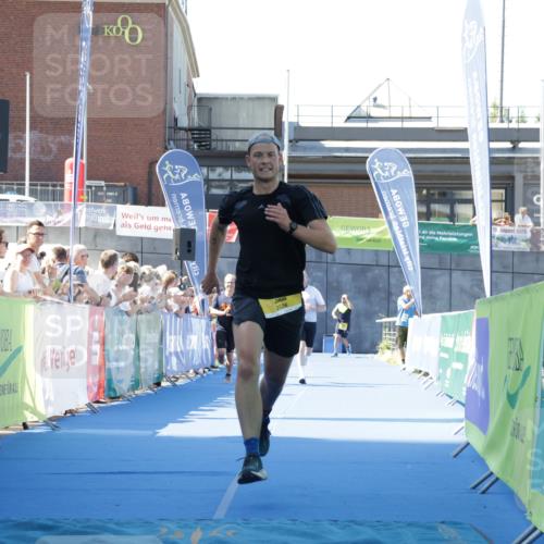 09.08.2026 - GEWOBA Citytriathlon Bremen Yannick Fuchs http://msf.ph/oto/9933564 09.08.2026 11:27:10 Ziel 215, 329, 396 meine-sportfotos.de