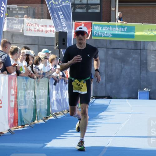09.08.2026 - GEWOBA Citytriathlon Bremen Yannick Fuchs http://msf.ph/oto/9933604 09.08.2026 11:27:43 Ziel 410 meine-sportfotos.de