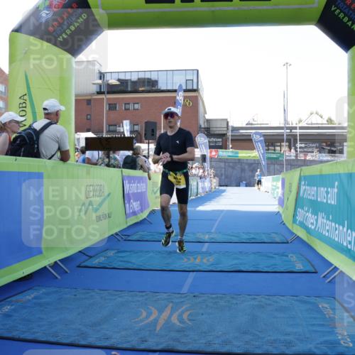 09.08.2026 - GEWOBA Citytriathlon Bremen Yannick Fuchs http://msf.ph/oto/9933608 09.08.2026 11:27:45 Ziel 410 meine-sportfotos.de