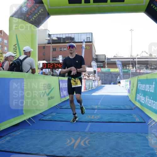 09.08.2026 - GEWOBA Citytriathlon Bremen Yannick Fuchs http://msf.ph/oto/9933610 09.08.2026 11:27:46 Ziel 410 meine-sportfotos.de