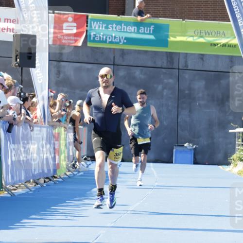 09.08.2026 - GEWOBA Citytriathlon Bremen Yannick Fuchs http://msf.ph/oto/9933612 09.08.2026 11:27:57 Ziel 369 meine-sportfotos.de