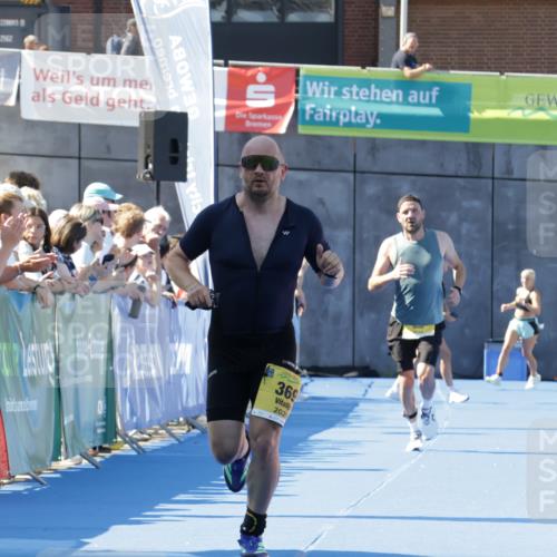 09.08.2026 - GEWOBA Citytriathlon Bremen Yannick Fuchs http://msf.ph/oto/9933614 09.08.2026 11:27:59 Ziel 352, 369 meine-sportfotos.de