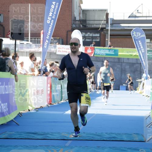 09.08.2026 - GEWOBA Citytriathlon Bremen Yannick Fuchs http://msf.ph/oto/9933616 09.08.2026 11:28:00 Ziel 352, 369 meine-sportfotos.de