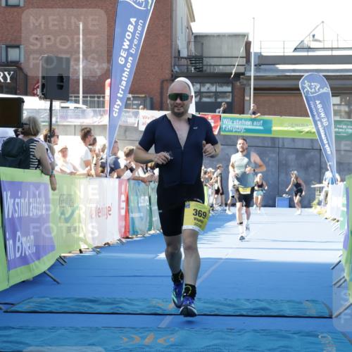 09.08.2026 - GEWOBA Citytriathlon Bremen Yannick Fuchs http://msf.ph/oto/9933617 09.08.2026 11:28:01 Ziel 352, 369 meine-sportfotos.de
