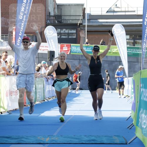 09.08.2026 - GEWOBA Citytriathlon Bremen Yannick Fuchs http://msf.ph/oto/9933628 09.08.2026 11:28:09 Ziel 209 meine-sportfotos.de