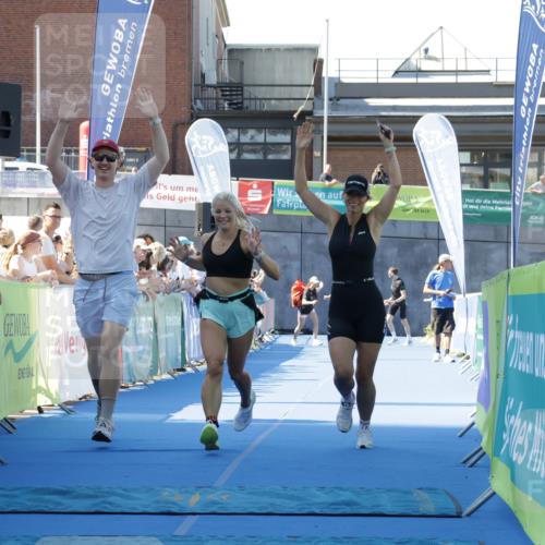 09.08.2026 - GEWOBA Citytriathlon Bremen Yannick Fuchs http://msf.ph/oto/9933630 09.08.2026 11:28:10 Ziel 209 meine-sportfotos.de