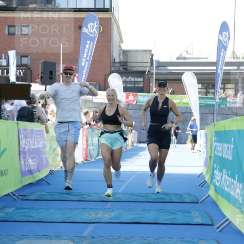 09.08.2026 - GEWOBA Citytriathlon Bremen Yannick Fuchs http://msf.ph/oto/9933633 09.08.2026 11:28:10 Ziel 209 meine-sportfotos.de
