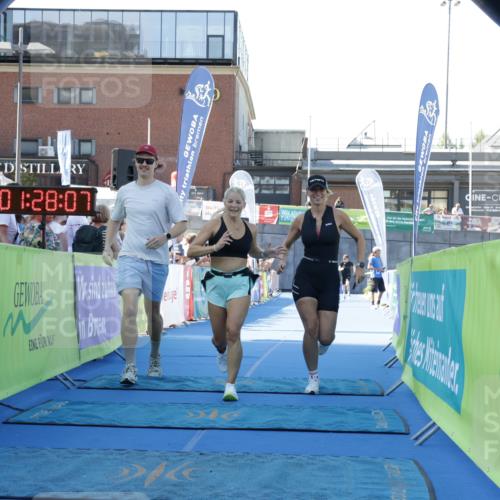 09.08.2026 - GEWOBA Citytriathlon Bremen Yannick Fuchs http://msf.ph/oto/9933635 09.08.2026 11:28:11 Ziel 209 meine-sportfotos.de