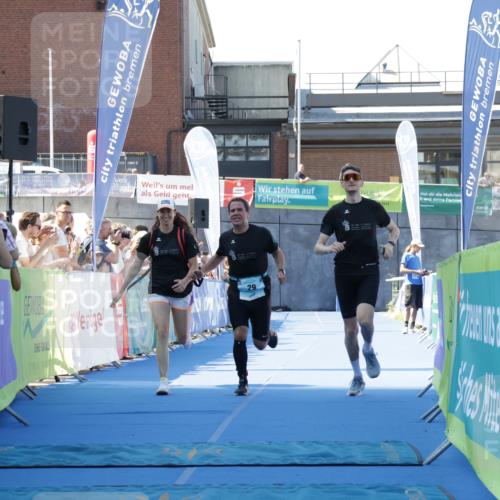 09.08.2026 - GEWOBA Citytriathlon Bremen Yannick Fuchs http://msf.ph/oto/9933646 09.08.2026 11:28:17 Ziel 29 meine-sportfotos.de
