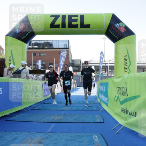 09.08.2026 - GEWOBA Citytriathlon Bremen Yannick Fuchs http://msf.ph/oto/9933651 09.08.2026 11:28:18 Ziel 29 meine-sportfotos.de