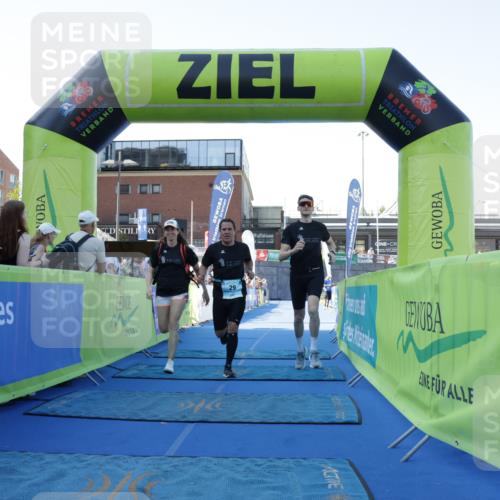 09.08.2026 - GEWOBA Citytriathlon Bremen Yannick Fuchs http://msf.ph/oto/9933652 09.08.2026 11:28:18 Ziel 29 meine-sportfotos.de