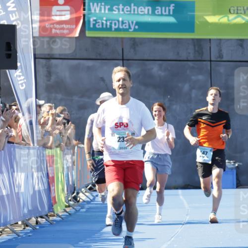 09.08.2026 - GEWOBA Citytriathlon Bremen Yannick Fuchs http://msf.ph/oto/9933659 09.08.2026 11:28:26 Ziel 147, 233 meine-sportfotos.de