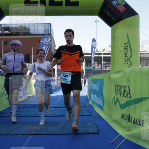 09.08.2026 - GEWOBA Citytriathlon Bremen Yannick Fuchs http://msf.ph/oto/9933670 09.08.2026 11:28:32 Ziel 147, 233 meine-sportfotos.de