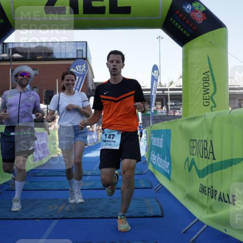 09.08.2026 - GEWOBA Citytriathlon Bremen Yannick Fuchs http://msf.ph/oto/9933671 09.08.2026 11:28:32 Ziel 147, 233 meine-sportfotos.de