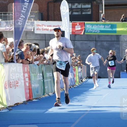 09.08.2026 - GEWOBA Citytriathlon Bremen Yannick Fuchs http://msf.ph/oto/9933679 09.08.2026 11:28:38 Ziel 99, 141 meine-sportfotos.de