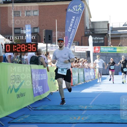 09.08.2026 - GEWOBA Citytriathlon Bremen Yannick Fuchs http://msf.ph/oto/9933683 09.08.2026 11:28:40 Ziel 99, 141 meine-sportfotos.de