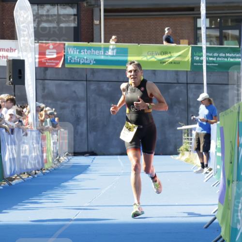 09.08.2026 - GEWOBA Citytriathlon Bremen Yannick Fuchs http://msf.ph/oto/9933702 09.08.2026 11:28:55 Ziel 516 meine-sportfotos.de