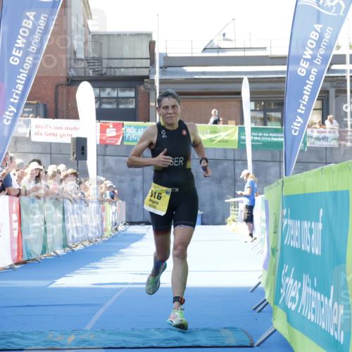 09.08.2026 - GEWOBA Citytriathlon Bremen Yannick Fuchs http://msf.ph/oto/9933704 09.08.2026 11:28:57 Ziel 516 meine-sportfotos.de