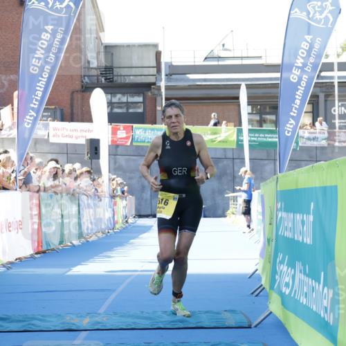09.08.2026 - GEWOBA Citytriathlon Bremen Yannick Fuchs http://msf.ph/oto/9933705 09.08.2026 11:28:57 Ziel 516 meine-sportfotos.de