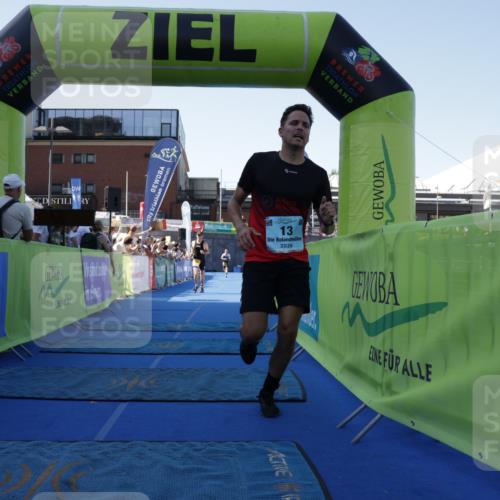 09.08.2026 - GEWOBA Citytriathlon Bremen Yannick Fuchs http://msf.ph/oto/9933716 09.08.2026 11:29:16 Ziel 13, 400 meine-sportfotos.de