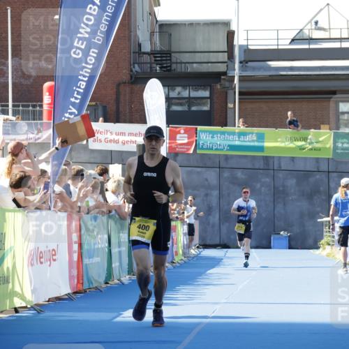 09.08.2026 - GEWOBA Citytriathlon Bremen Yannick Fuchs http://msf.ph/oto/9933717 09.08.2026 11:29:17 Ziel 13, 400 meine-sportfotos.de
