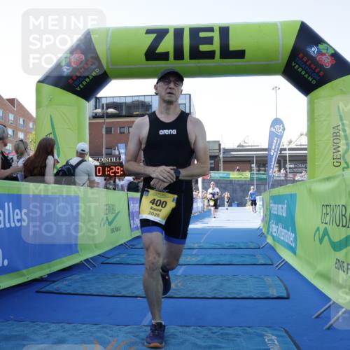 09.08.2026 - GEWOBA Citytriathlon Bremen Yannick Fuchs http://msf.ph/oto/9933723 09.08.2026 11:29:21 Ziel 317, 400 meine-sportfotos.de