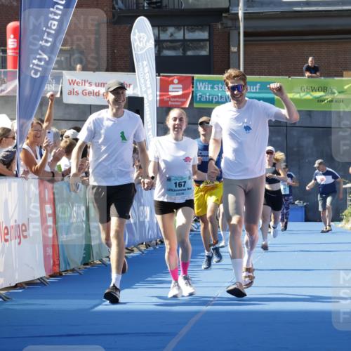 09.08.2026 - GEWOBA Citytriathlon Bremen Yannick Fuchs http://msf.ph/oto/9933767 09.08.2026 11:29:38 Ziel 189, 526 meine-sportfotos.de