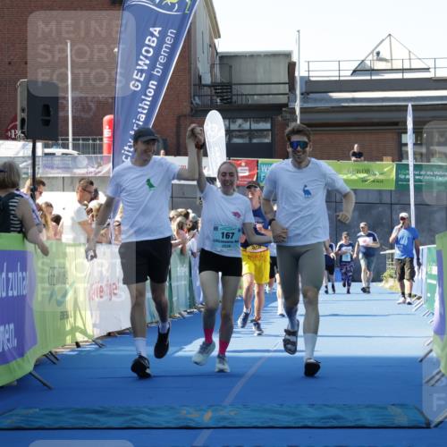 09.08.2026 - GEWOBA Citytriathlon Bremen Yannick Fuchs http://msf.ph/oto/9933771 09.08.2026 11:29:39 Ziel 189, 526 meine-sportfotos.de