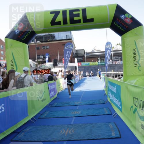 09.08.2026 - GEWOBA Citytriathlon Bremen Yannick Fuchs http://msf.ph/oto/9933806 09.08.2026 11:29:54 Ziel 237, 295, 300, 385 meine-sportfotos.de