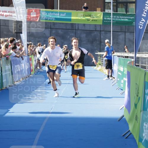 09.08.2026 - GEWOBA Citytriathlon Bremen Yannick Fuchs http://msf.ph/oto/9933807 09.08.2026 11:29:57 Ziel 237, 295, 300, 437 meine-sportfotos.de