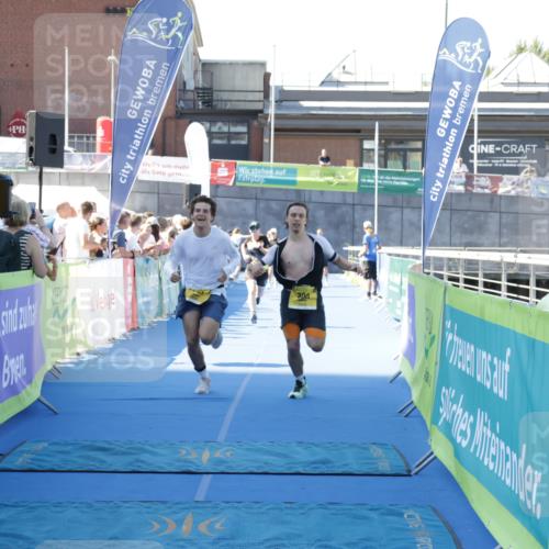 09.08.2026 - GEWOBA Citytriathlon Bremen Yannick Fuchs http://msf.ph/oto/9933810 09.08.2026 11:29:59 Ziel 237, 295, 300, 437, 453 meine-sportfotos.de