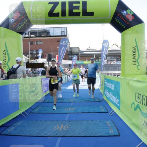 09.08.2026 - GEWOBA Citytriathlon Bremen Yannick Fuchs http://msf.ph/oto/9933831 09.08.2026 11:30:06 Ziel 153, 201, 437, 453, 486 meine-sportfotos.de