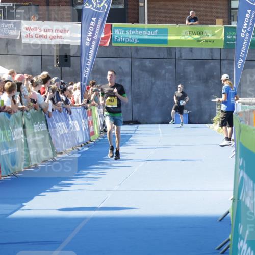 09.08.2026 - GEWOBA Citytriathlon Bremen Yannick Fuchs http://msf.ph/oto/9933847 09.08.2026 11:30:16 Ziel 522 meine-sportfotos.de