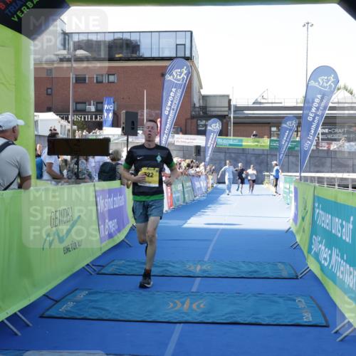 09.08.2026 - GEWOBA Citytriathlon Bremen Yannick Fuchs http://msf.ph/oto/9933848 09.08.2026 11:30:21 Ziel 151, 522 meine-sportfotos.de