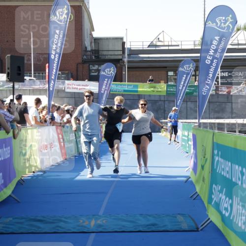 09.08.2026 - GEWOBA Citytriathlon Bremen Yannick Fuchs http://msf.ph/oto/9933856 09.08.2026 11:30:25 Ziel 151, 522 meine-sportfotos.de