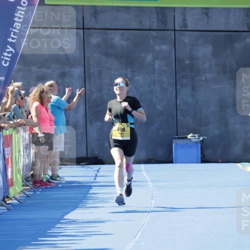 09.08.2026 - GEWOBA Citytriathlon Bremen Yannick Fuchs http://msf.ph/oto/9933870 09.08.2026 11:30:35 Ziel 458 meine-sportfotos.de