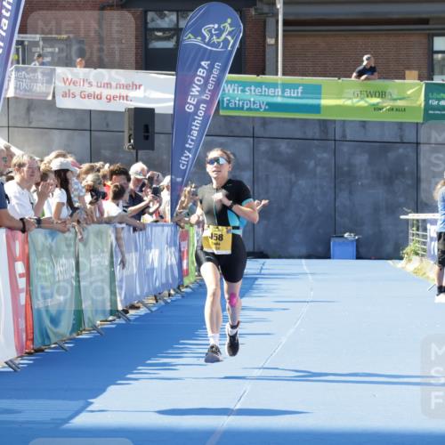 09.08.2026 - GEWOBA Citytriathlon Bremen Yannick Fuchs http://msf.ph/oto/9933873 09.08.2026 11:30:39 Ziel 458 meine-sportfotos.de